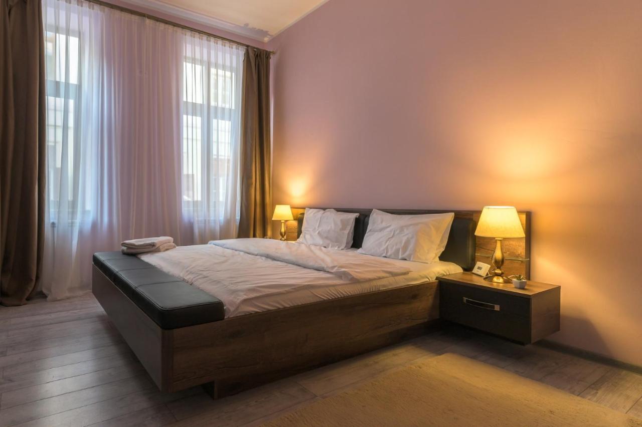 Apartment Queen Sibiu Bagian luar foto