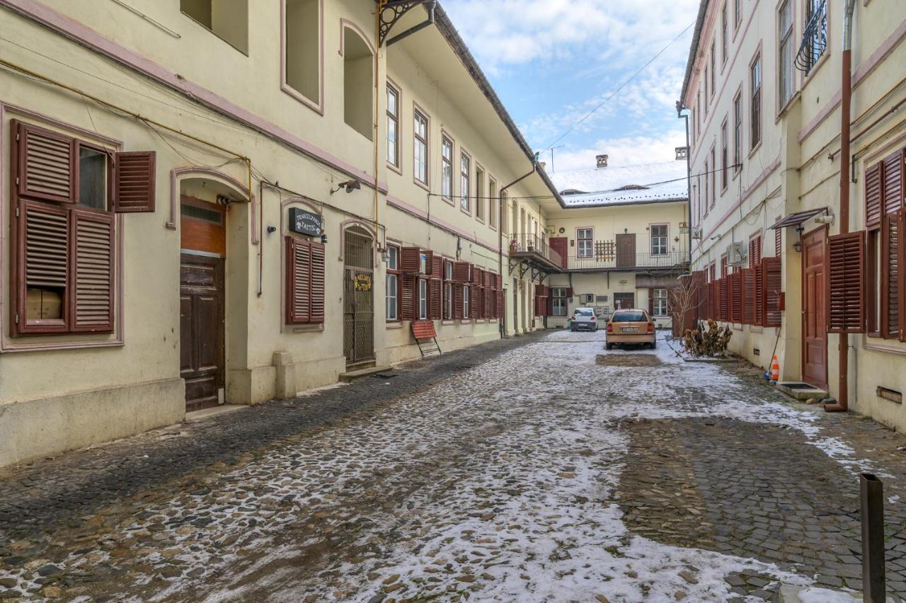 Apartment Queen Sibiu Bagian luar foto