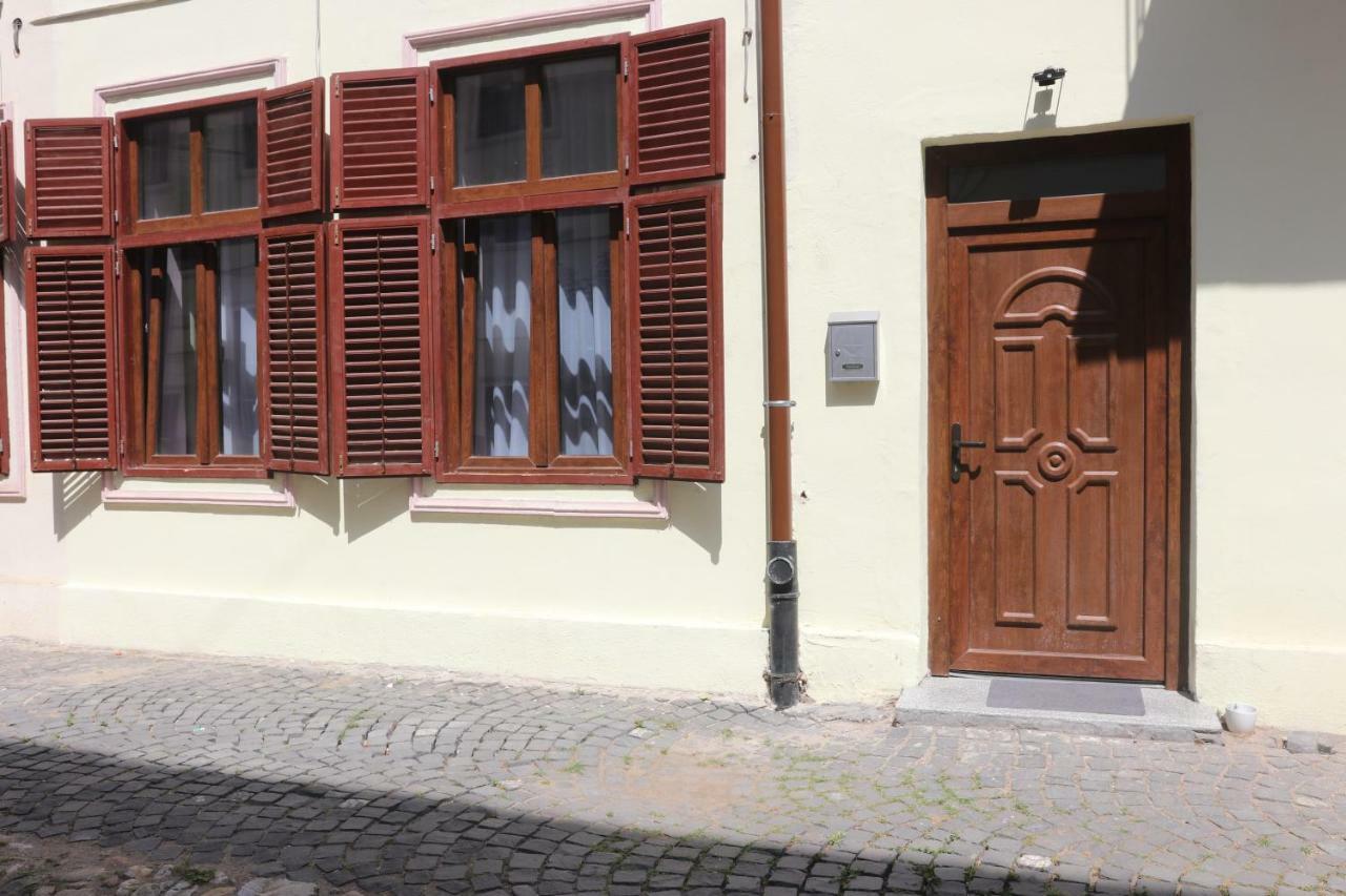 Apartment Queen Sibiu Bagian luar foto