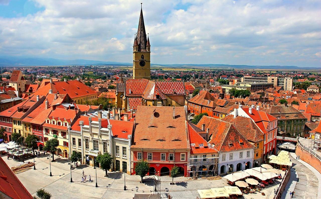 Apartment Queen Sibiu Bagian luar foto